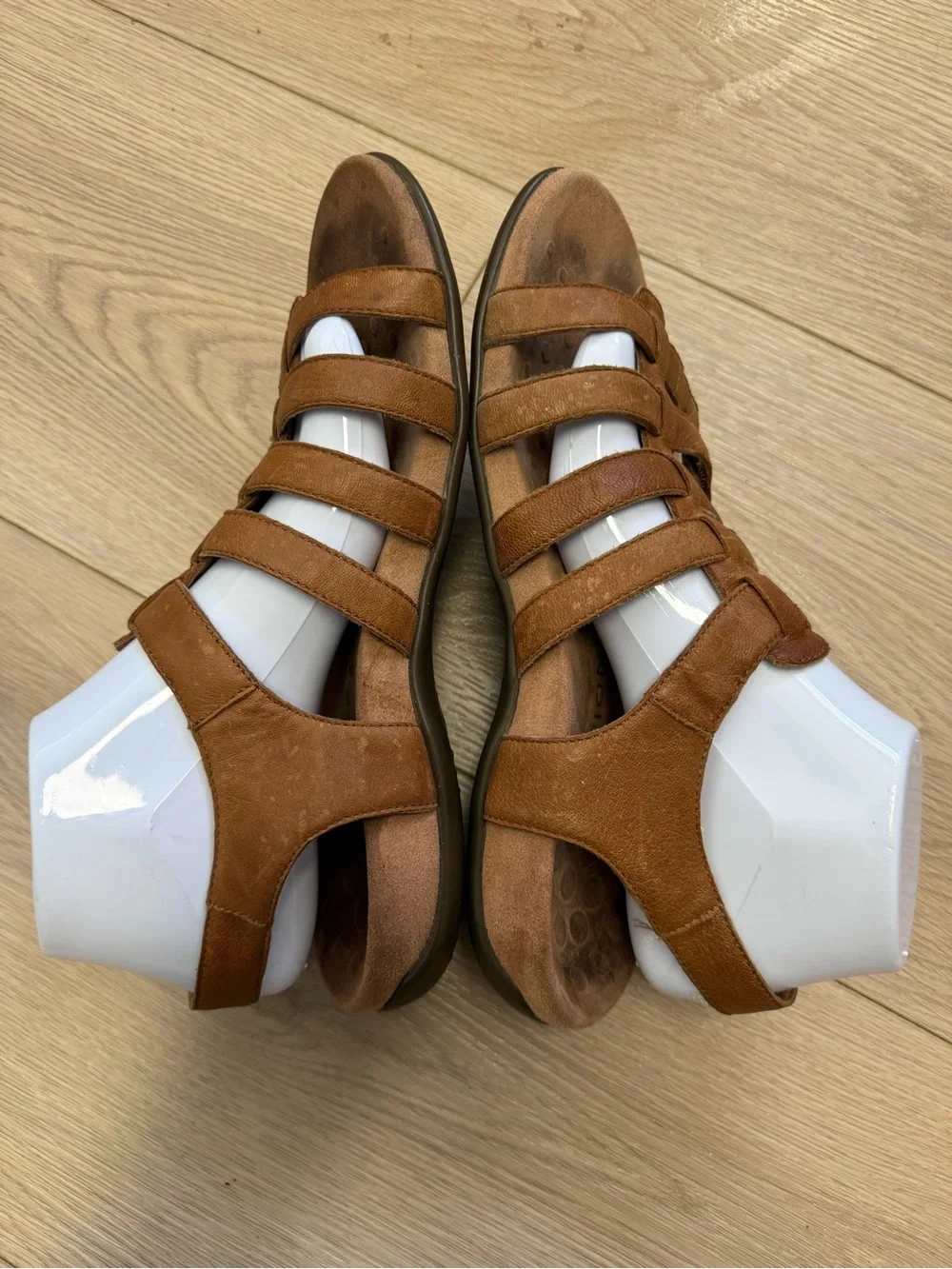 Vionic Harissa strappy brown leather orthotic footbed sandals women’s 10